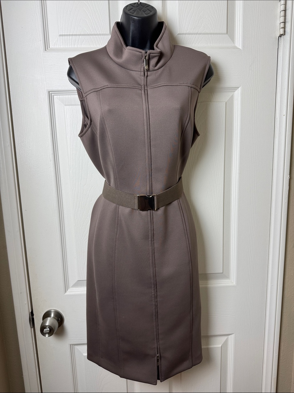 NWOT Tommy Hilfiger Scuba Sheath Sleeveless Zip Front Belted DressTaupe Sz 12